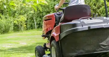 Comment bien entretenir votre courroie de tondeuse ?