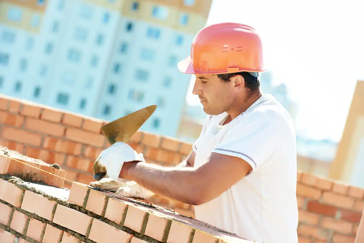 plutôt faire appel à un maçon autoentreprenneur ou à une entreprise de construction