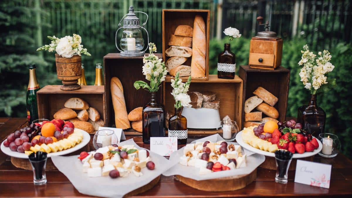 Comment bien d&eacute;corer sa table pour un buffet ? - M6 Deco.fr