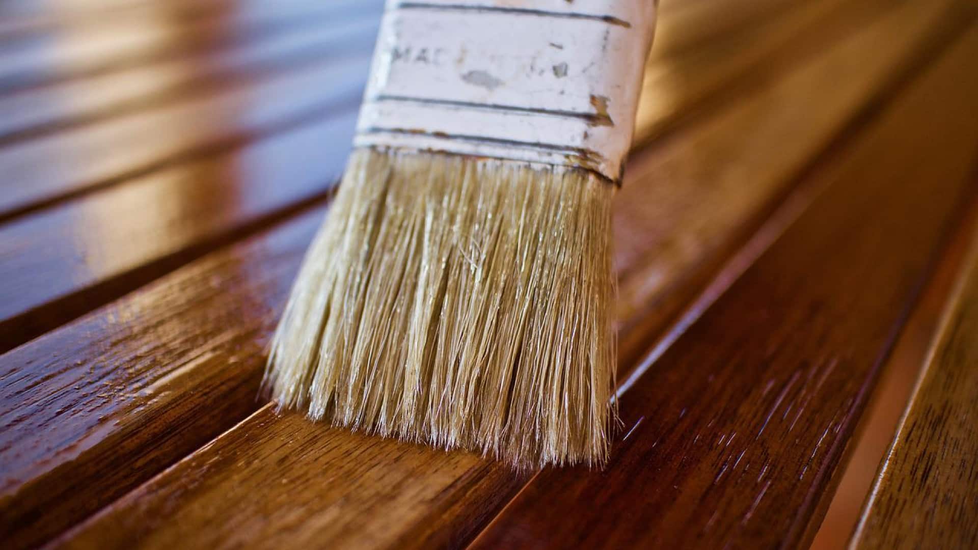 Comment entretenir une fenêtre en bois ?